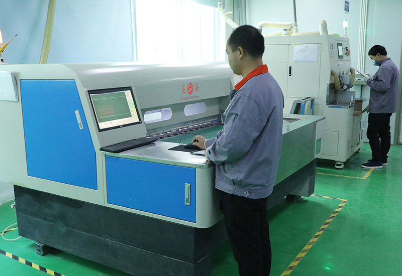 V-cut machine